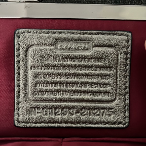 Coach clutch - Picture 4 of 4